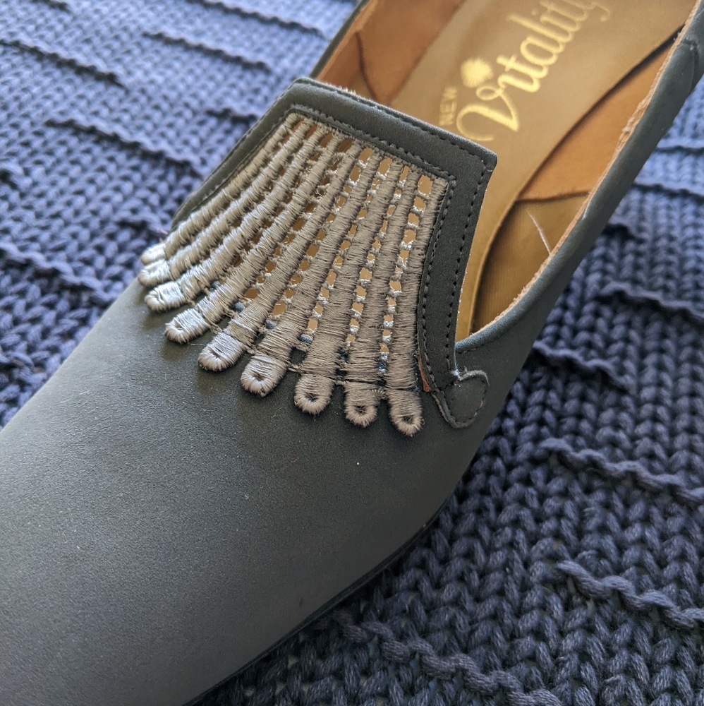 VTG Vitality Grey Heels Sz 7 - Picture 10 of 16